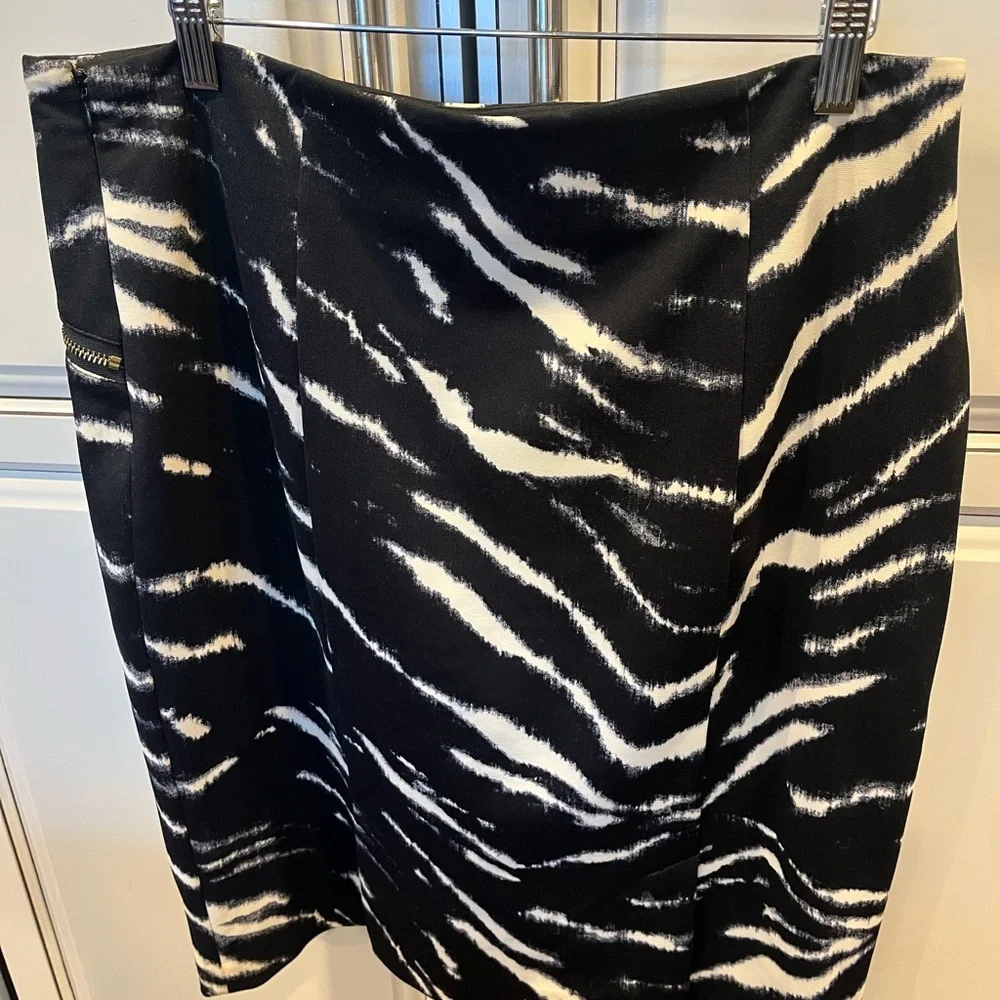 Michael Kors Monochrome Zebra Pencil Skirt